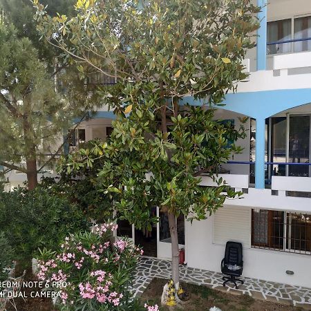 Muses Apartments Эретрия Экстерьер фото