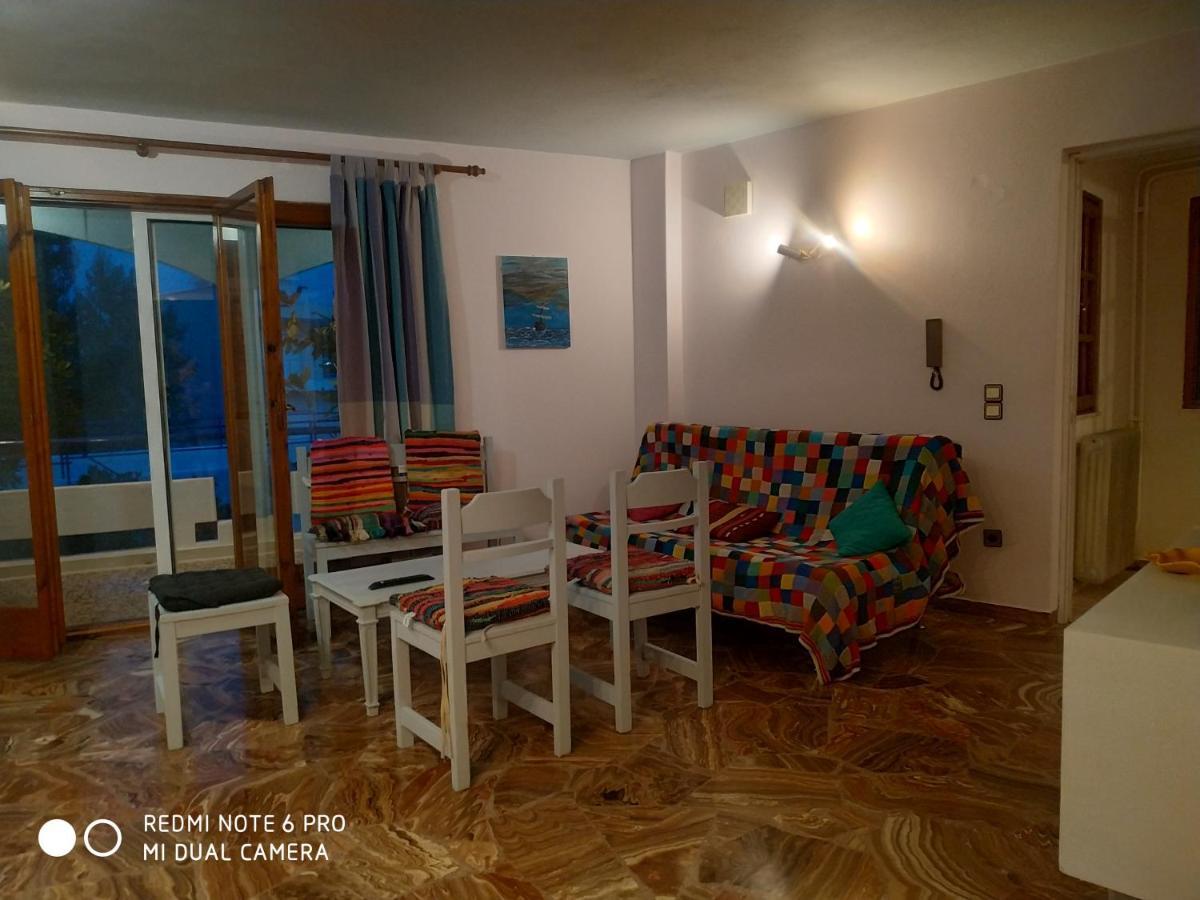 Muses Apartments Эретрия Экстерьер фото