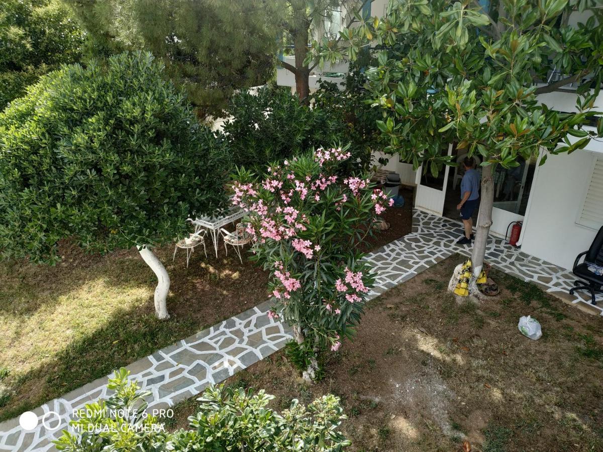 Muses Apartments Эретрия Экстерьер фото