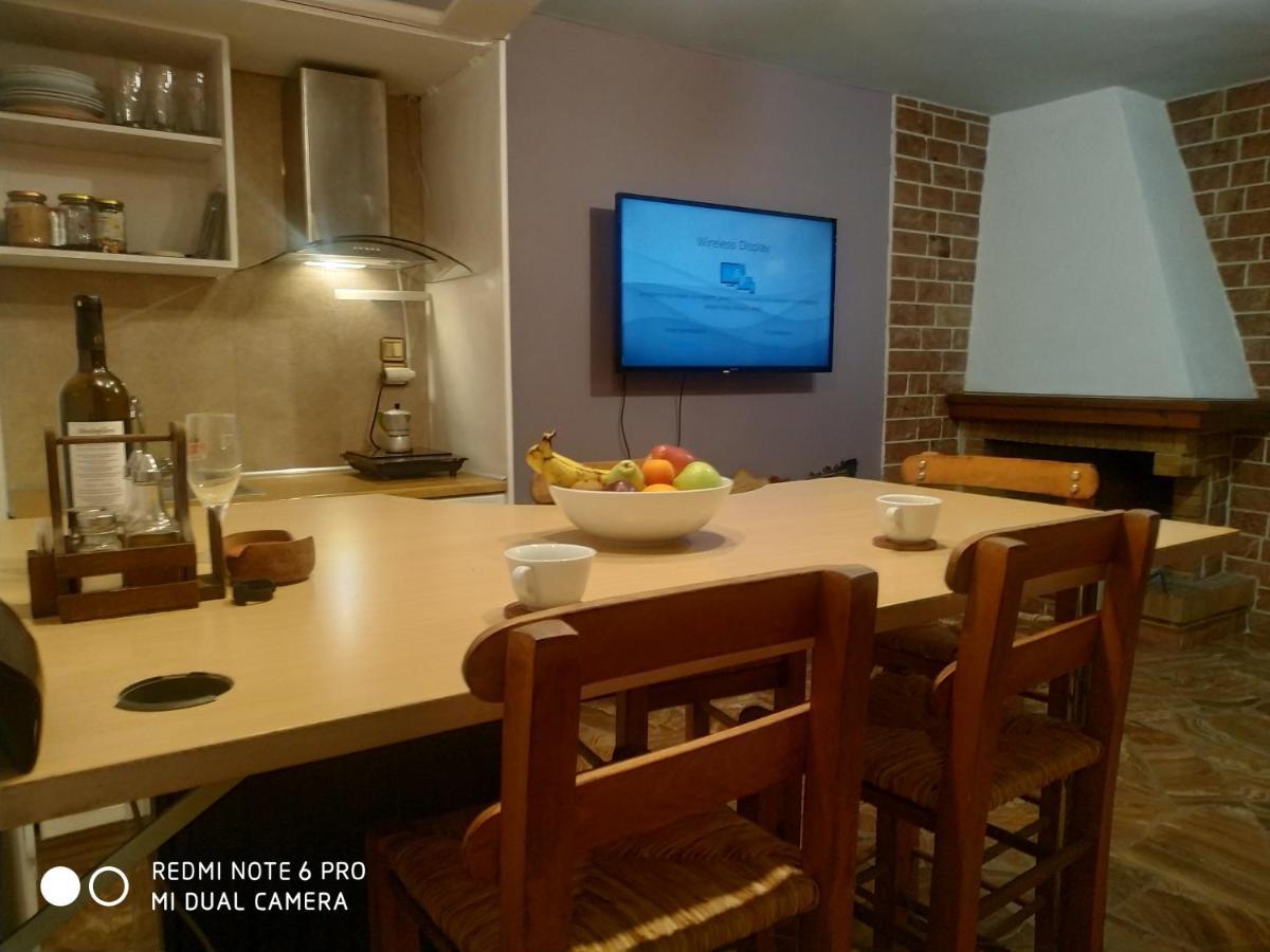 Muses Apartments Эретрия Экстерьер фото