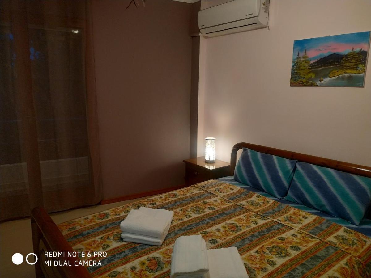 Muses Apartments Эретрия Экстерьер фото