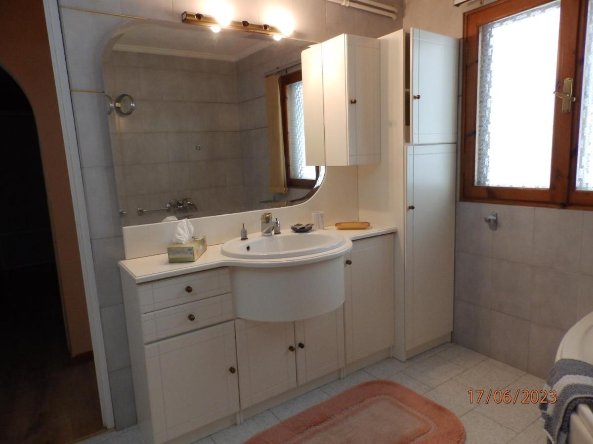 Muses Apartments Эретрия Экстерьер фото