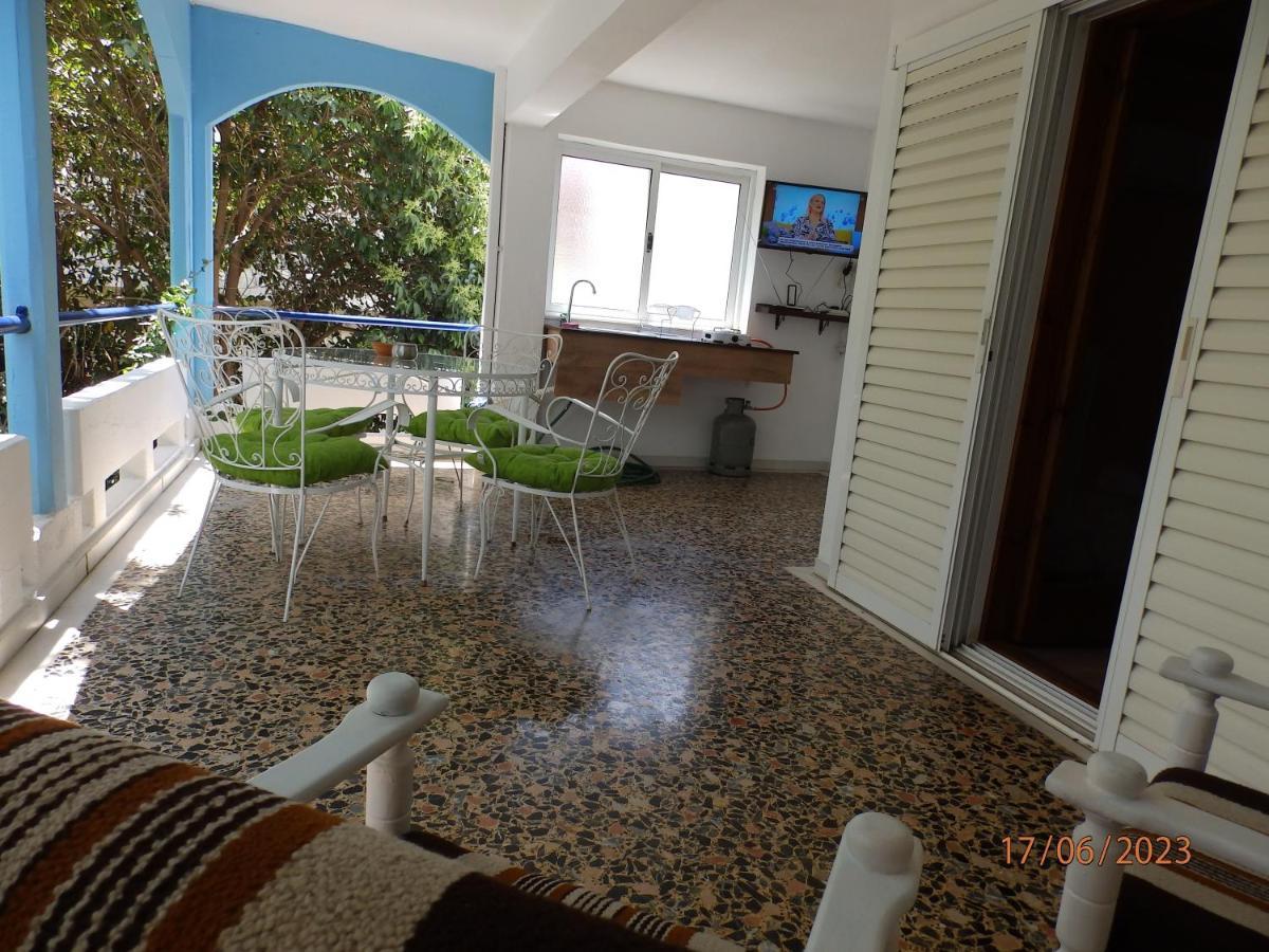 Muses Apartments Эретрия Экстерьер фото